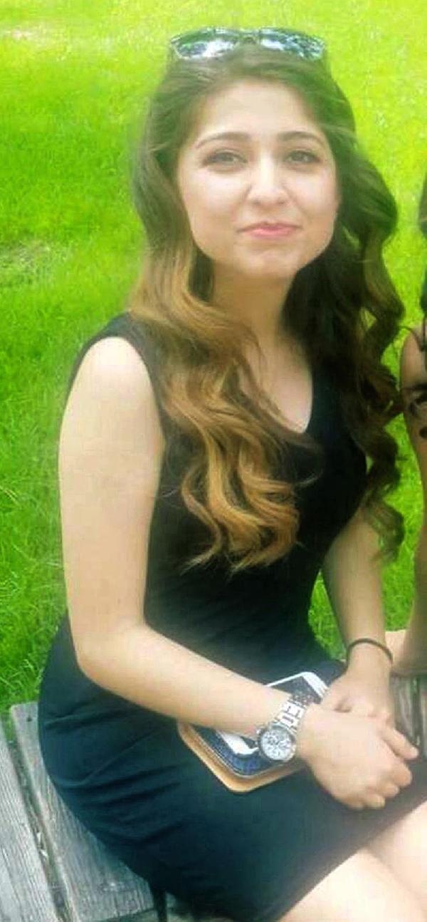 Üniversiteli Gizem, kazada öldüğü yere 19 çiçek ve fotoğrafları koyularak anıldı