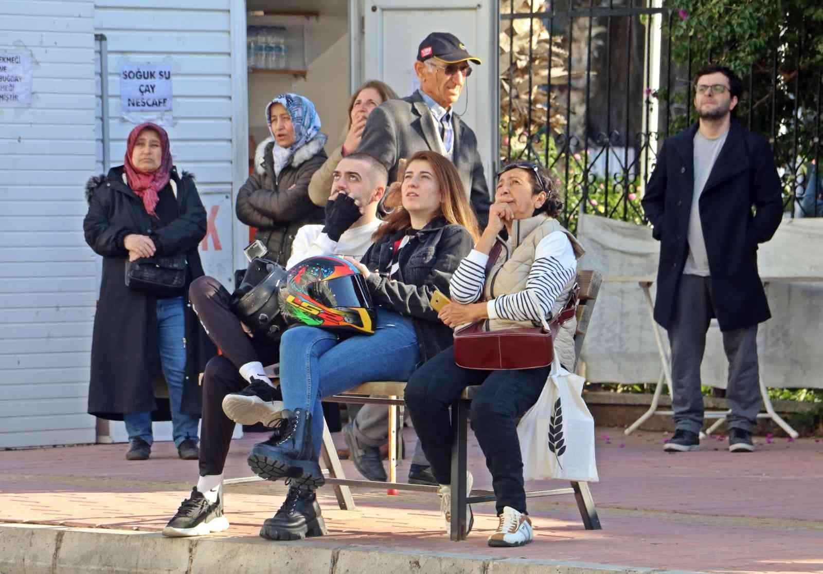 Antalya'da 'Sezer nine' alarmı