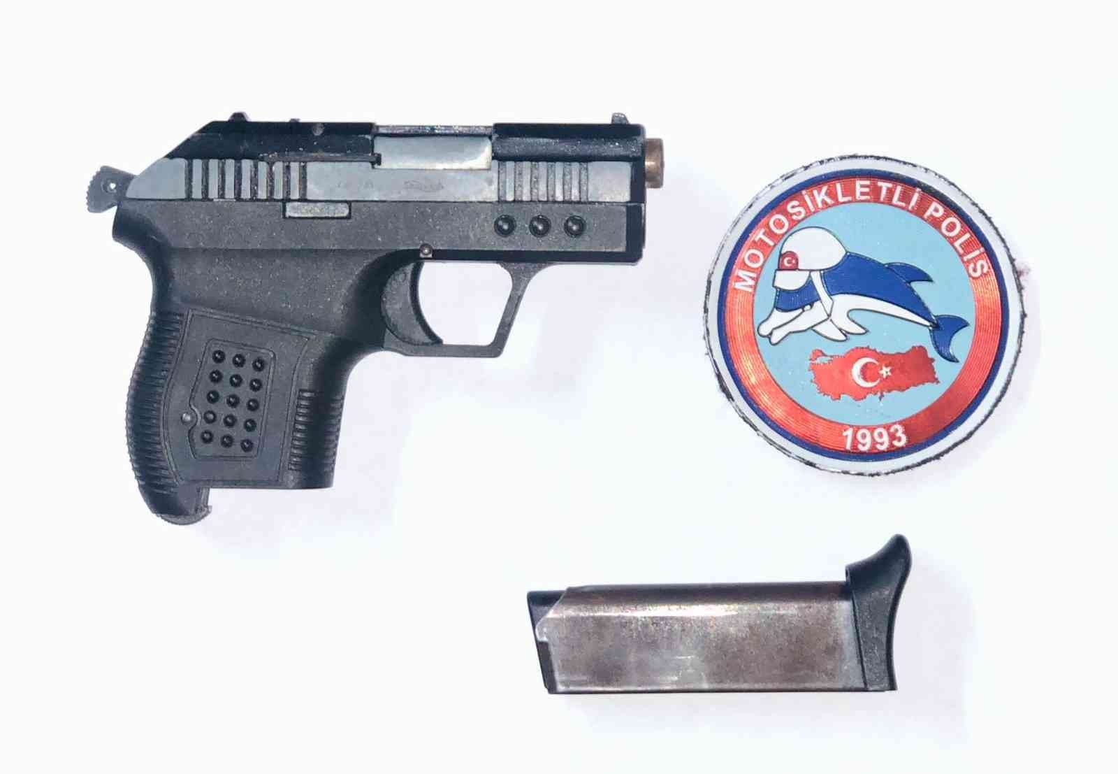 Antalya'da toplam 84 yıl hapis cezasıyla aranan 5 firari yakalandı