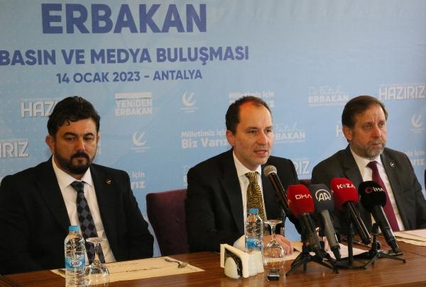 Fatih Erbakan: Tek adam rejimi derken, yağmurdan kaçıp doluya tutuluyorsunuz