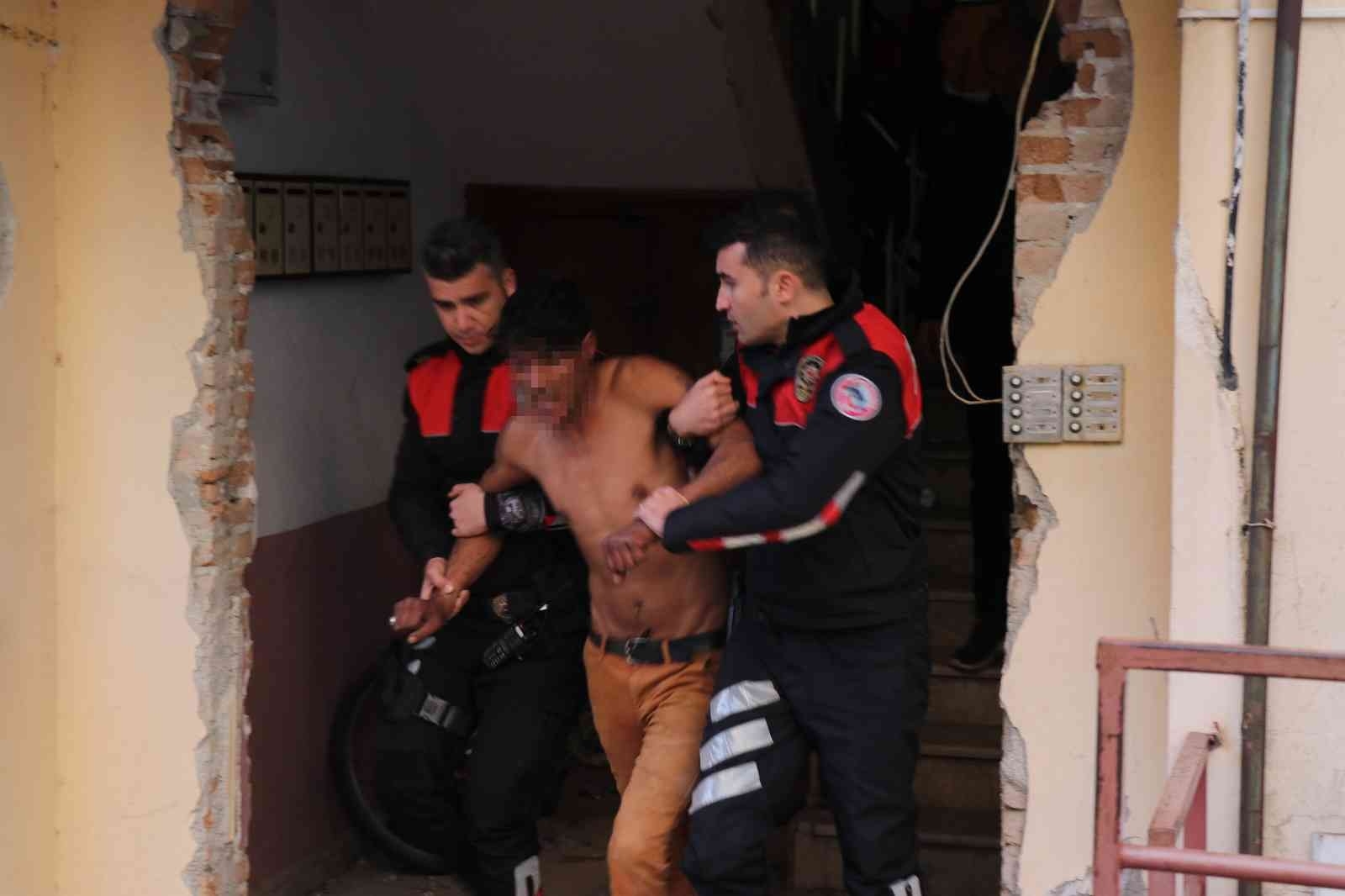 İkinci intihar girişimi de başarısız olunca hırsını gazetecilerden çıkarmaya çalıştı