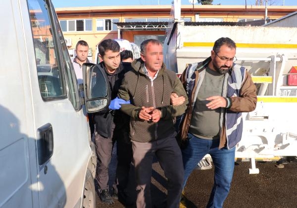 İşten atılan temizlik görevlisi, tabancayla belediyeyi bastı