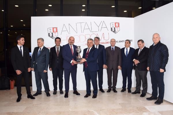 Serginin ardından Vali Koşusu