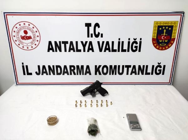 Serik'te jandarmadan uyuşturucu operasyonu