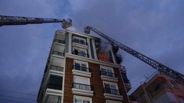 Yangın çıkarıp, tartıştığı anneannesi ile teyzesini eve kilitlemiş