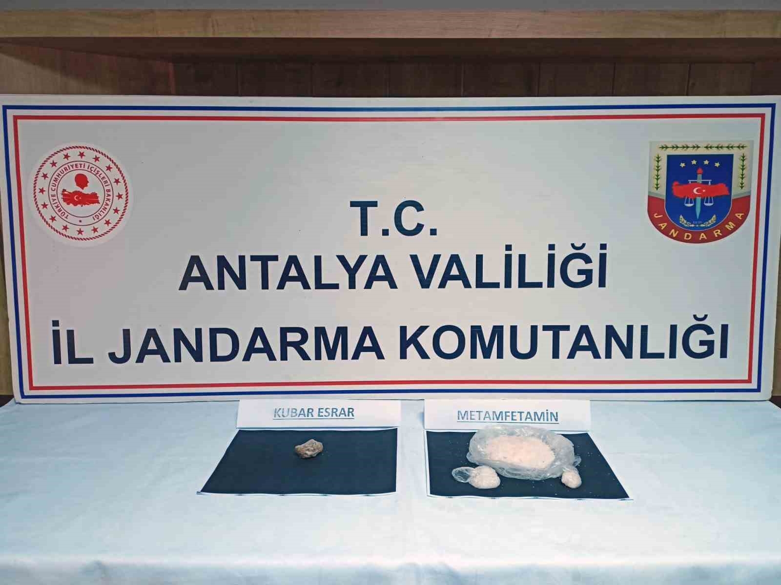 Antalya'da uyuşturucu madde ticareti yapan şüpheli yakalandı