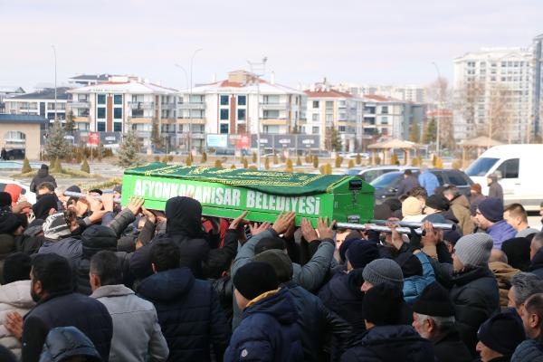 Depremde hayatını kaybeden voleybolcu Resul Gün defnedildi