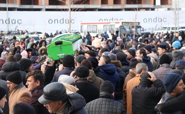 Depremde hayatını kaybeden voleybolcu Resul Gün defnedildi