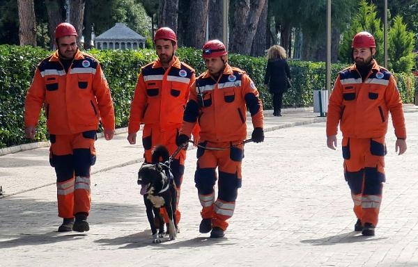 Depremzede köpek 'Hayat', yeni hayatlar kurtaracak