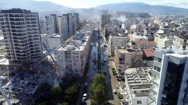 Telefonlar susmuyor, herkes depreme dayanıklılık testini merak ediyor