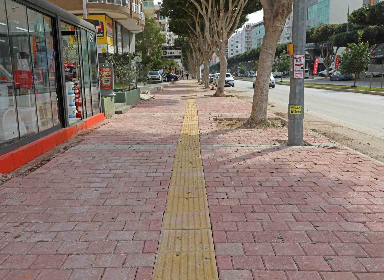 Termesos Bulvarı kaldırımı yenileniyor