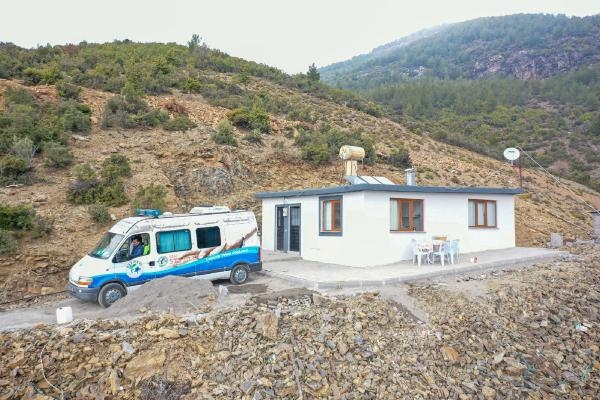 Yangın çıkan evin yerine yenisi yapıldı
