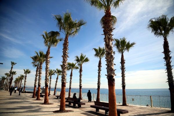 Yurtta kar, Antalya'da bahar havası