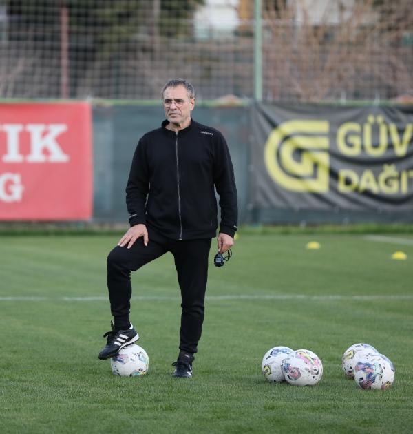 Alanyaspor topbaşı yaptı
