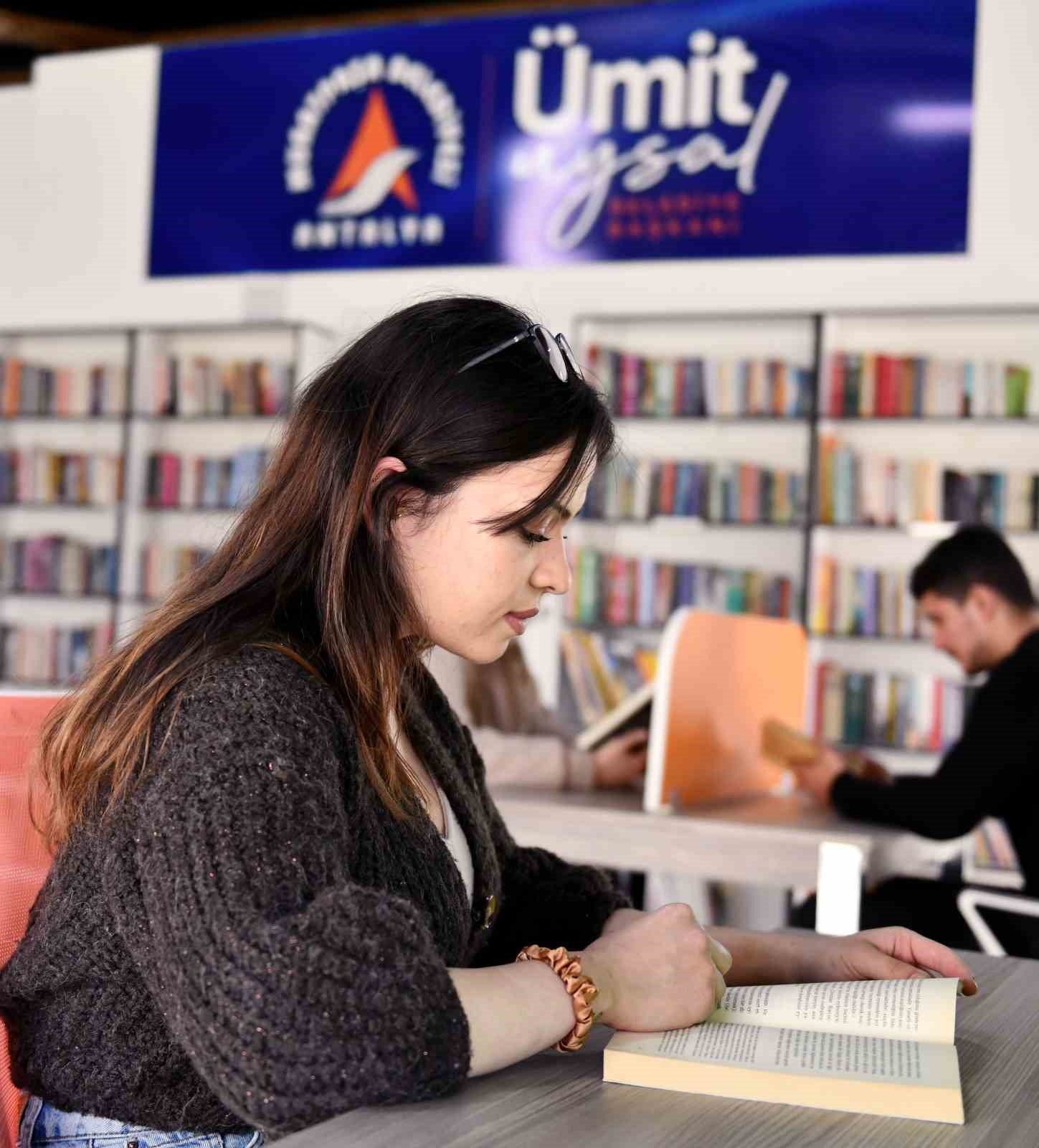 Muratpaşa'da Cengiz Aytmatov Kütüphanesi açıldı