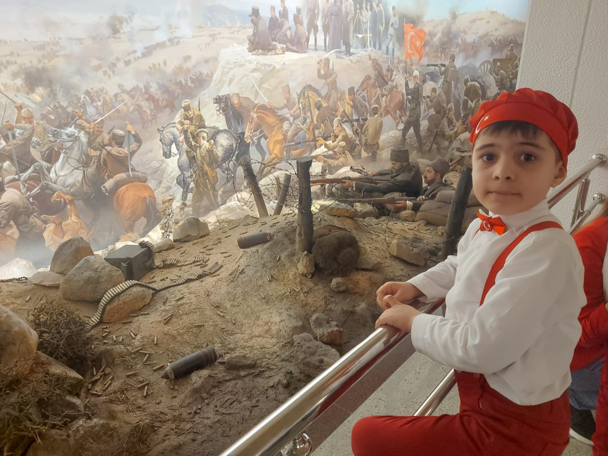 Elma Şekeri’nden Ata’ya ziyaret