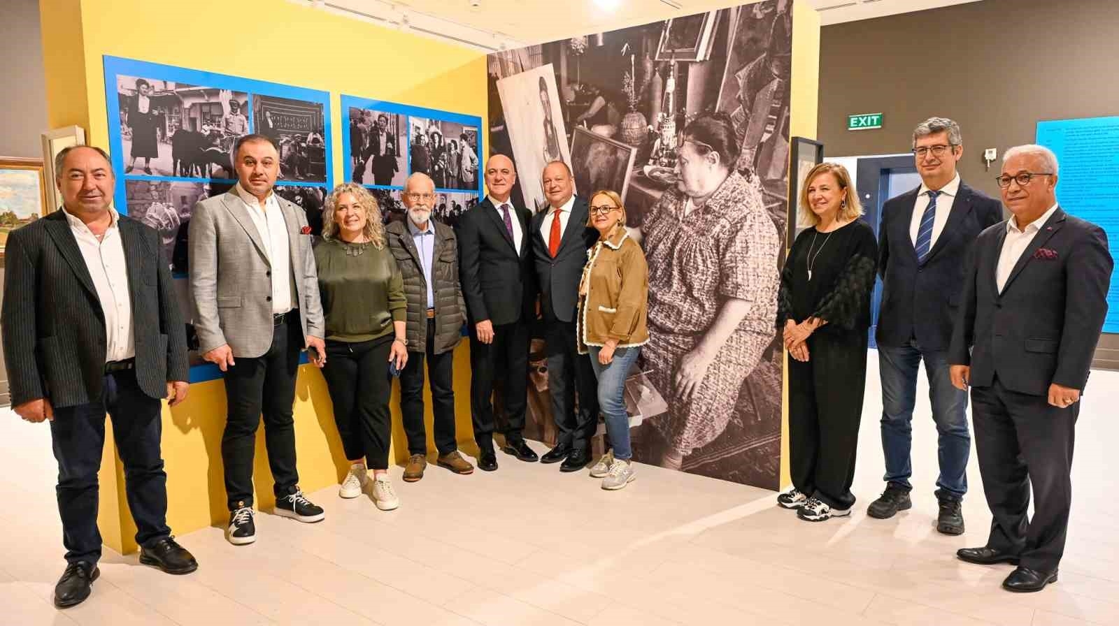 AKS'de iki sergi birden sanatseverlerle buluşuyor