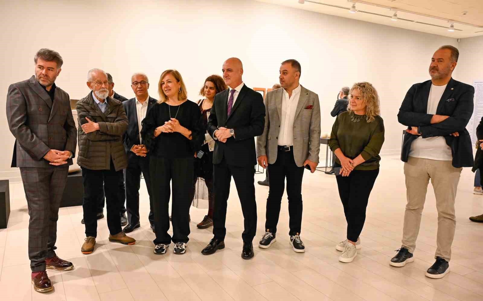 AKS'de iki sergi birden sanatseverlerle buluşuyor