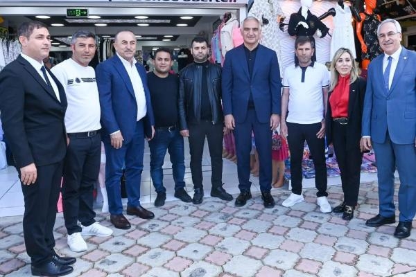 Antalyalı iki bakandan Antalya'da esnaf ziyareti