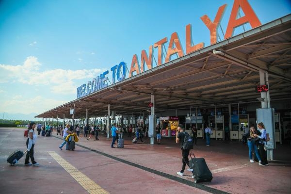 Antalya'ya 3 ayda 797 bin 920 turist geldi