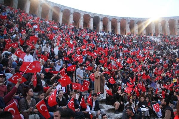 Aspendos'ta 23 Nisan Çocuk Şenliği