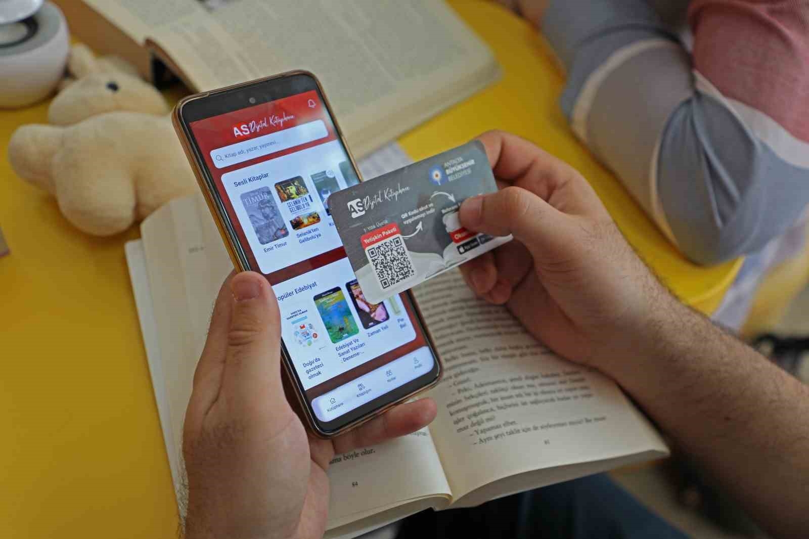 Başkan Böcek'ten kitapsever gençlere hediye