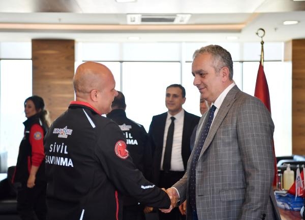 Başkan Esen personel ile bayramlaştı