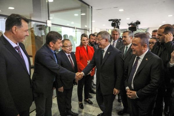 Davutoğlu: Herhangi bir metinde Diyanet İşleri Başkanlığı'nı kaldıracağımıza dair söz yok