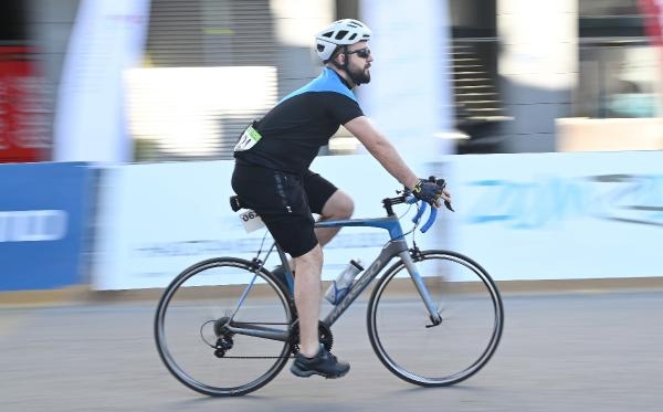 Depremzede çocuklar için pedal çevirdiler