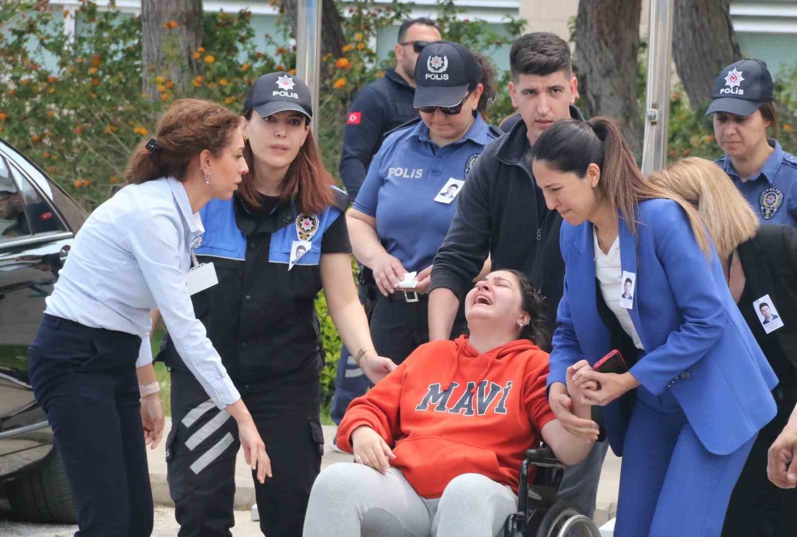 Kazada hayatını kaybeden polis memuruna hamile eşi ve babasından en acı görev