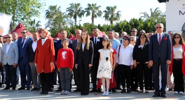 Kemer'de 23 Nisan coşkusu