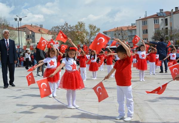 Korkuteli'de 23 Nisan coşkusu