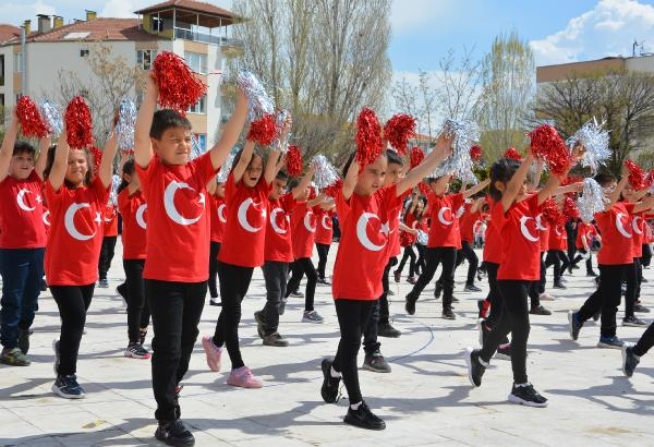 Korkuteli'de 23 Nisan coşkusu