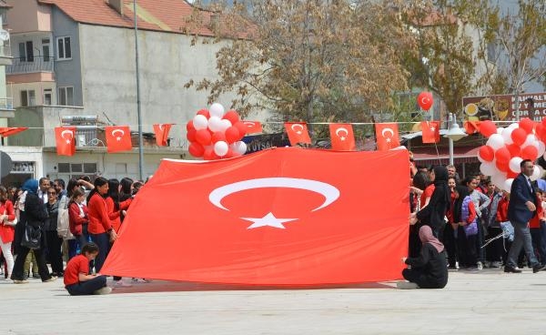 Korkuteli'de 23 Nisan coşkusu
