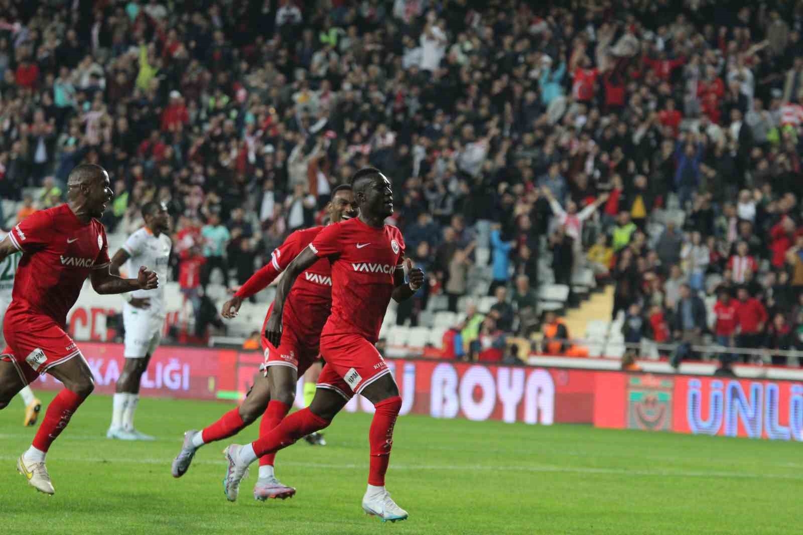 Spor Toto Süper Lig: Antalyaspor: 2 - Alanyaspor: 1