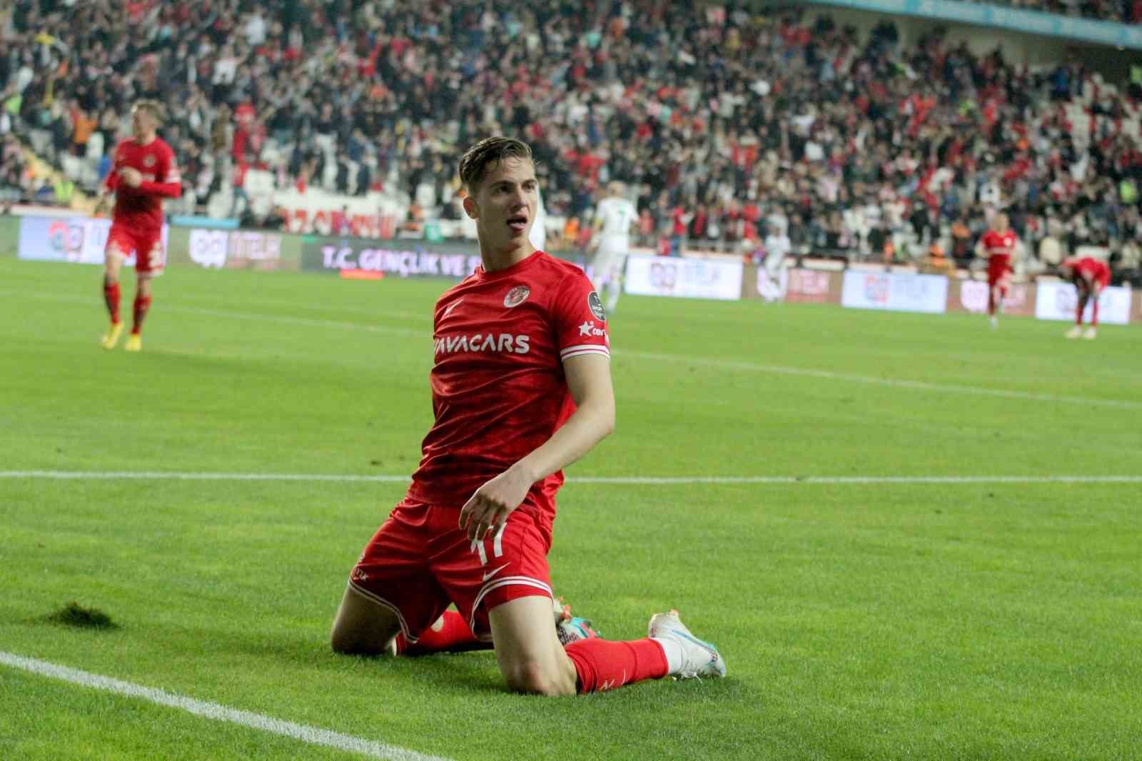 Antalyaspor: 3 - Alanyaspor: 1
