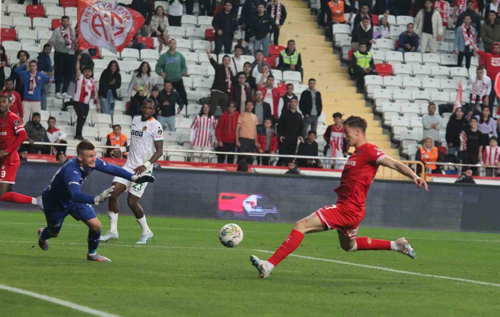 Antalyaspor: 3 - Alanyaspor: 1