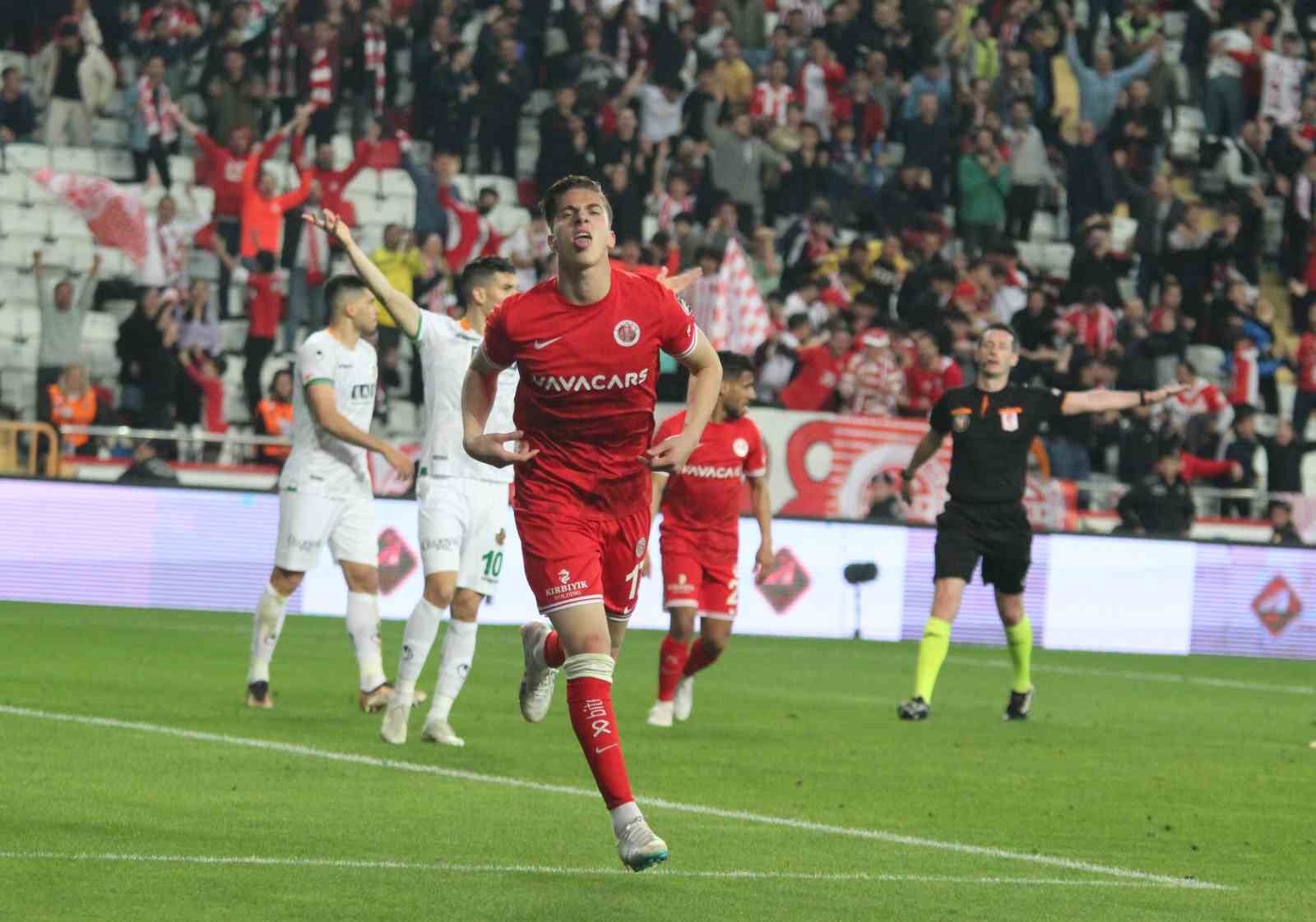 Antalyaspor: 3 - Alanyaspor: 1