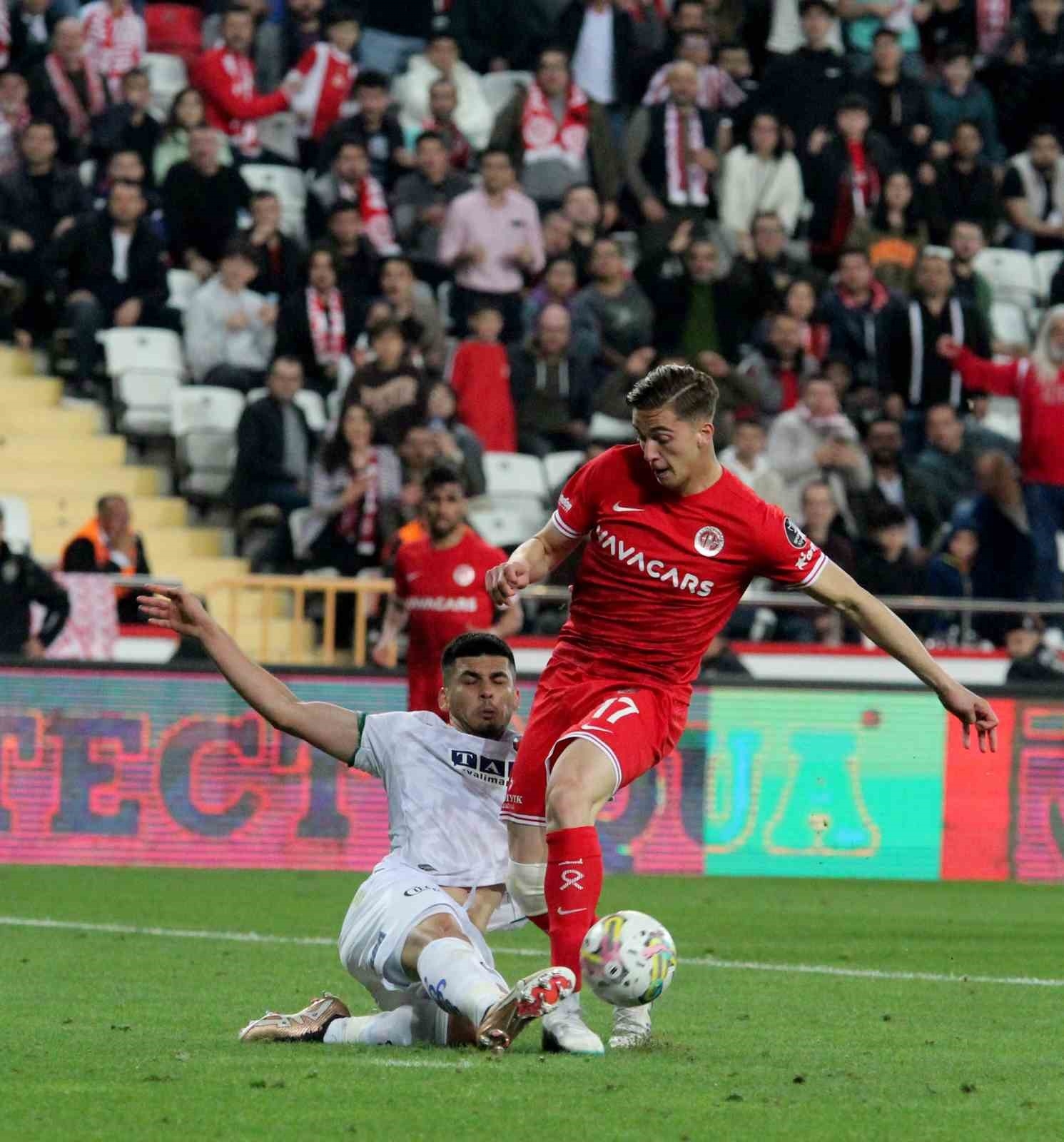 Antalyaspor: 3 - Alanyaspor: 1