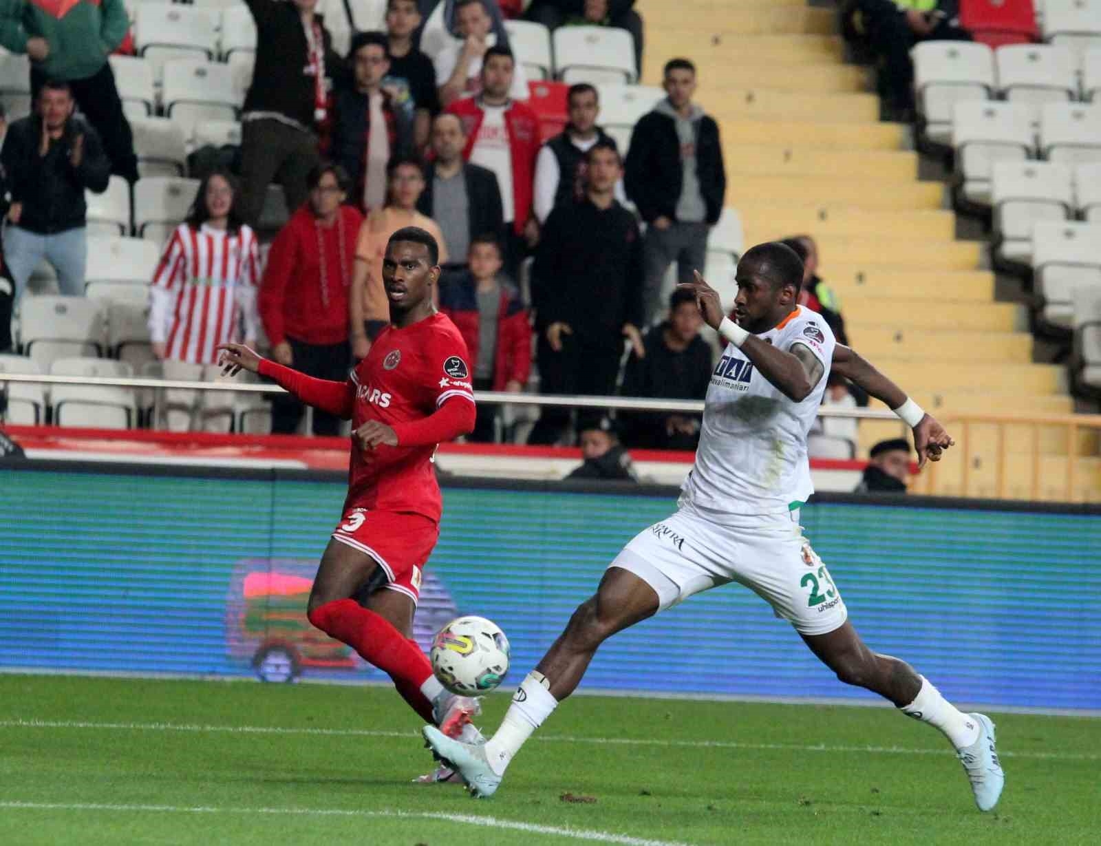 Antalyaspor: 3 - Alanyaspor: 1