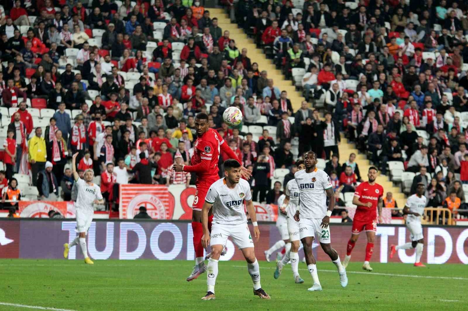 Antalyaspor: 3 - Alanyaspor: 1