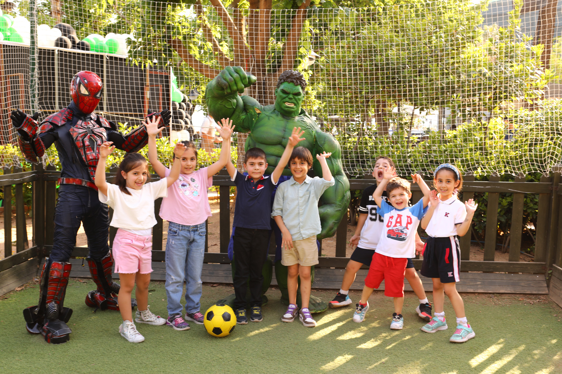 Poyraz’dan futbol temalı yeni yaş