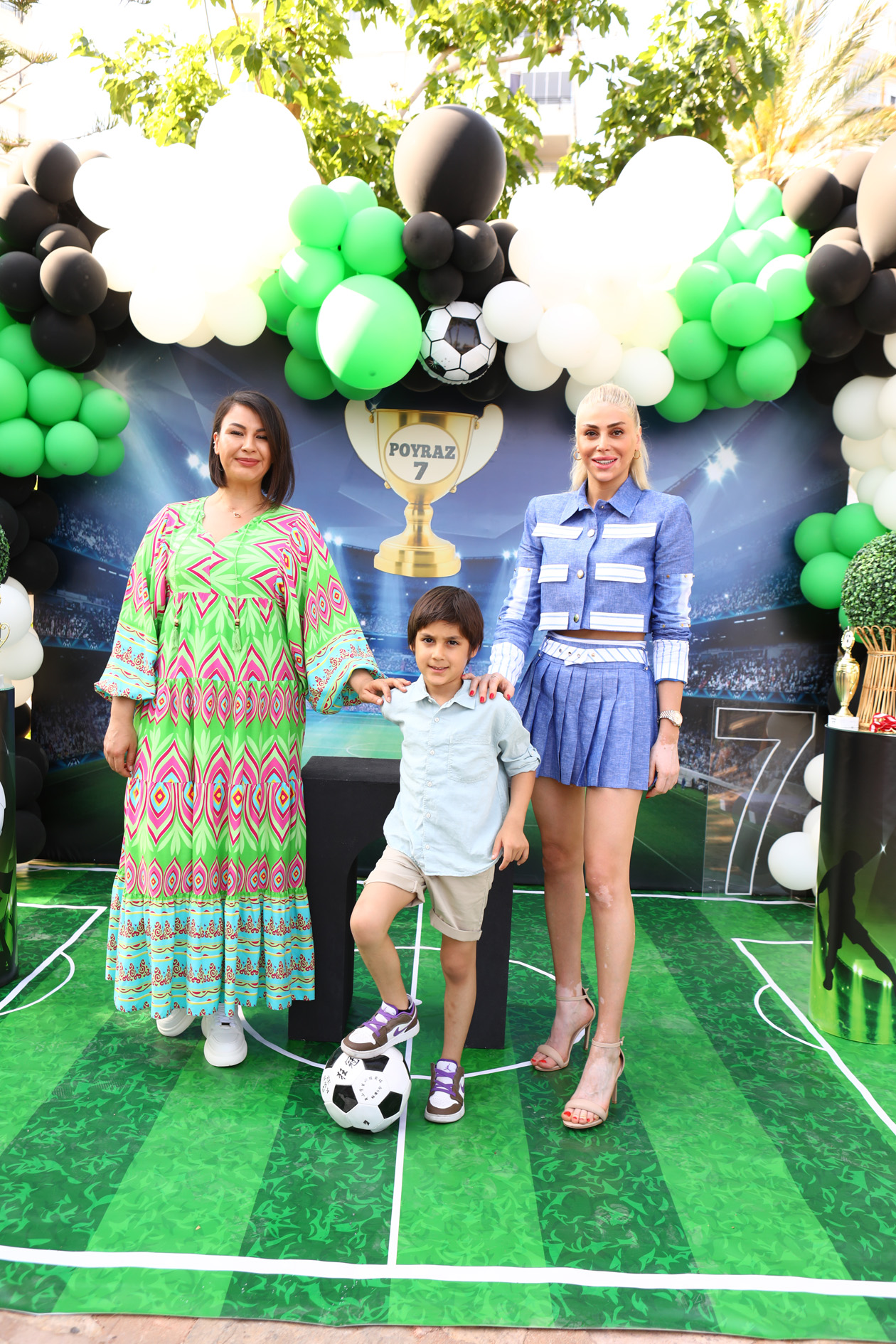 Poyraz’dan futbol temalı yeni yaş