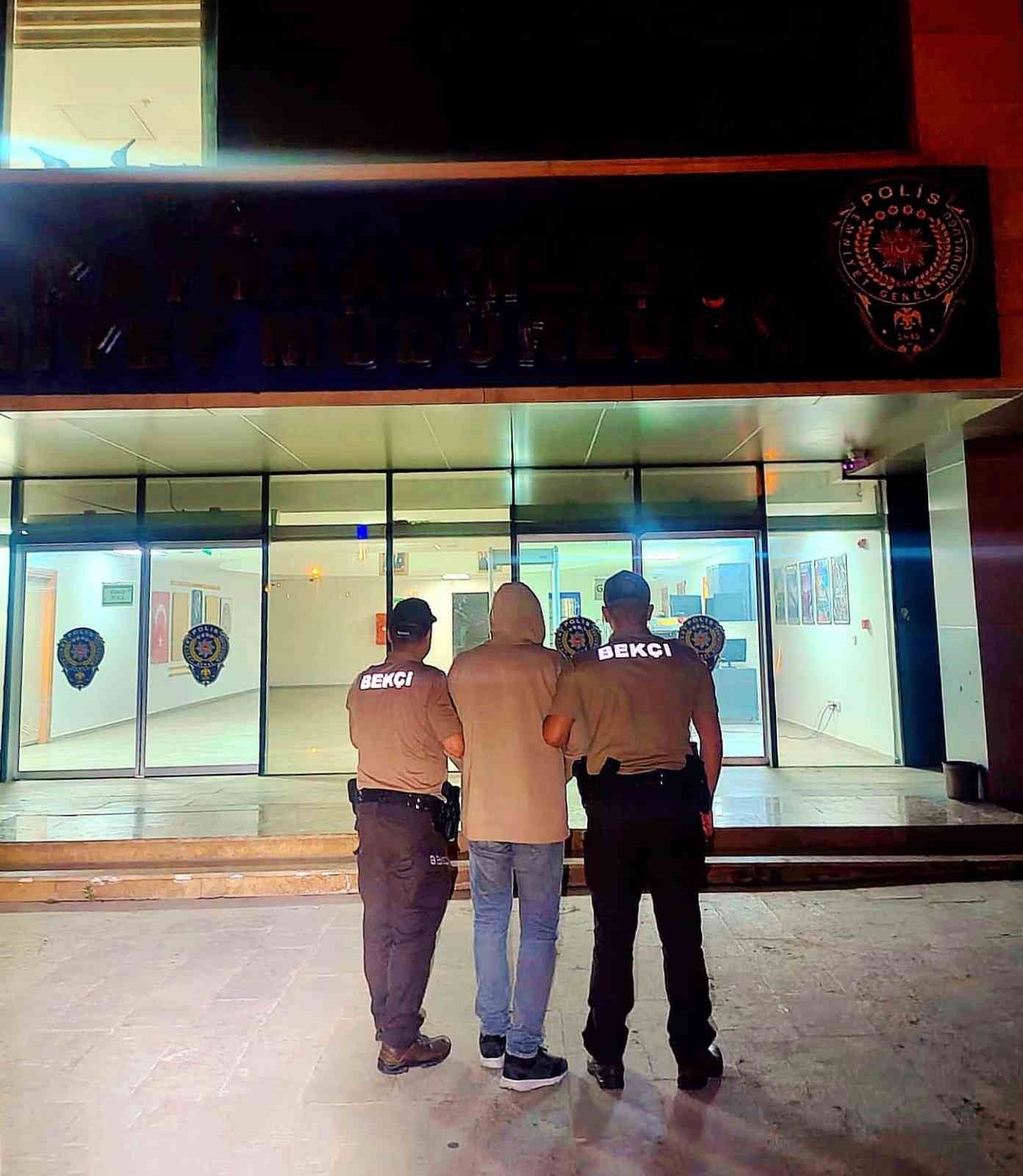 9 yıl hapis cezası ile aranan şahıs gece kartallarına yakalandı