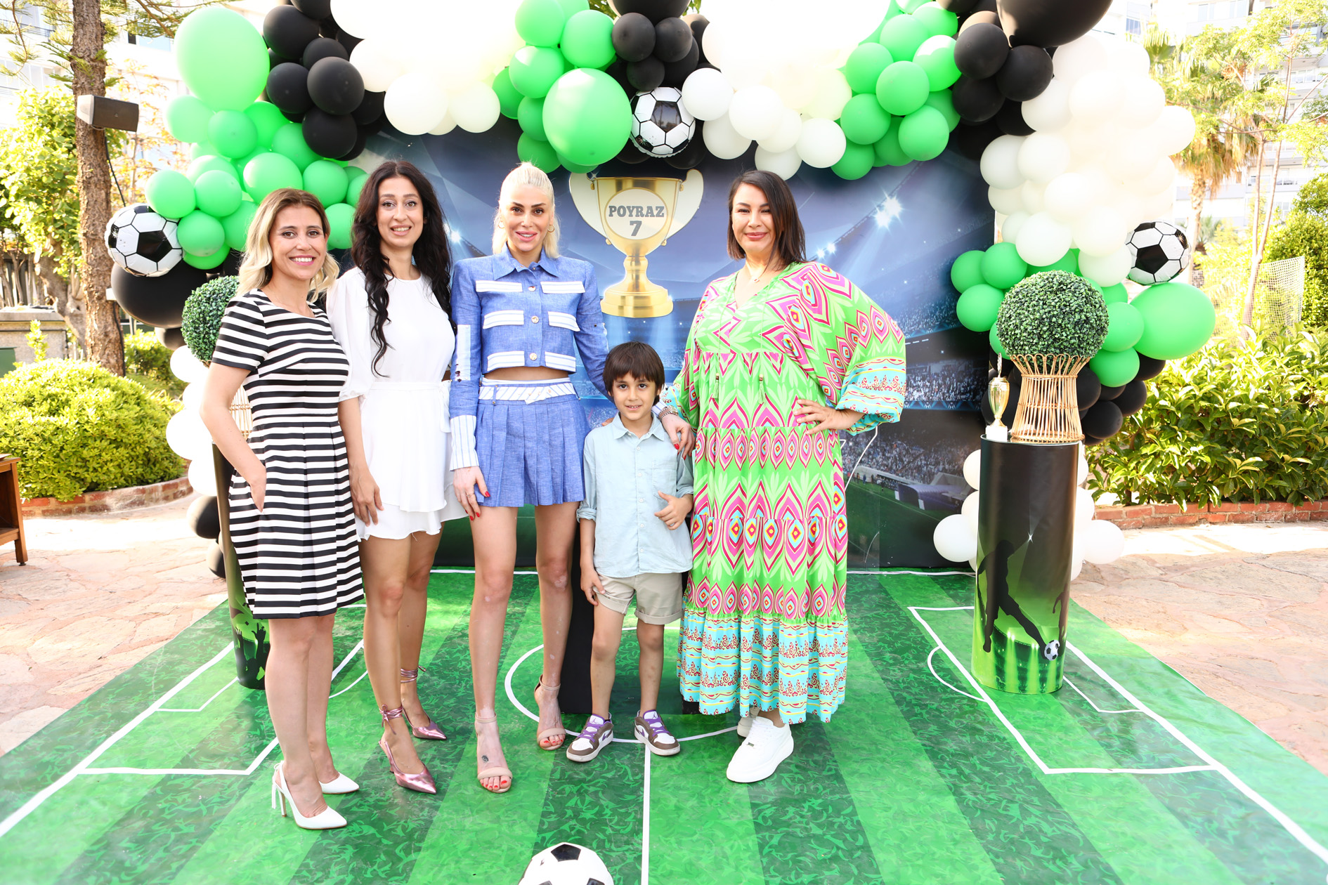 Poyraz’dan futbol temalı yeni yaş