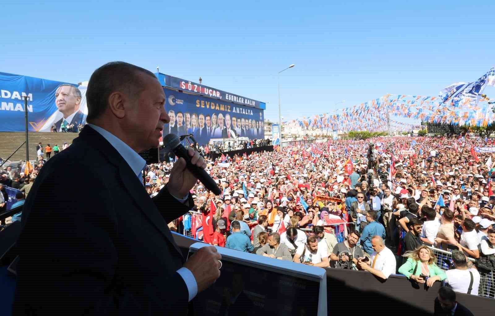 AK Parti İl Başkanı Çetin: "Seçim mitingi ile Antalya'da tarihi günlerden biri yaşandı"