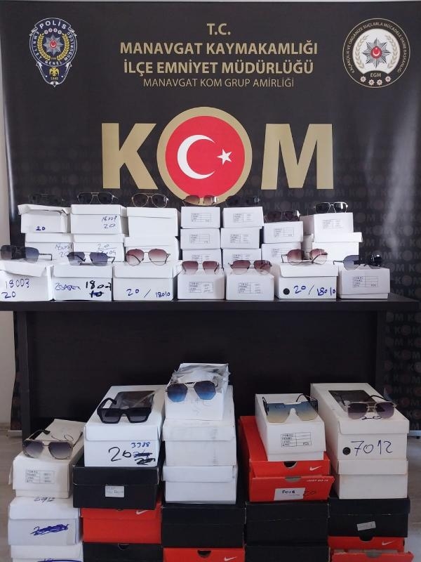 Antalya polisi 2 bin 500 paket gümrük kaçağı sigara ele geçirdi