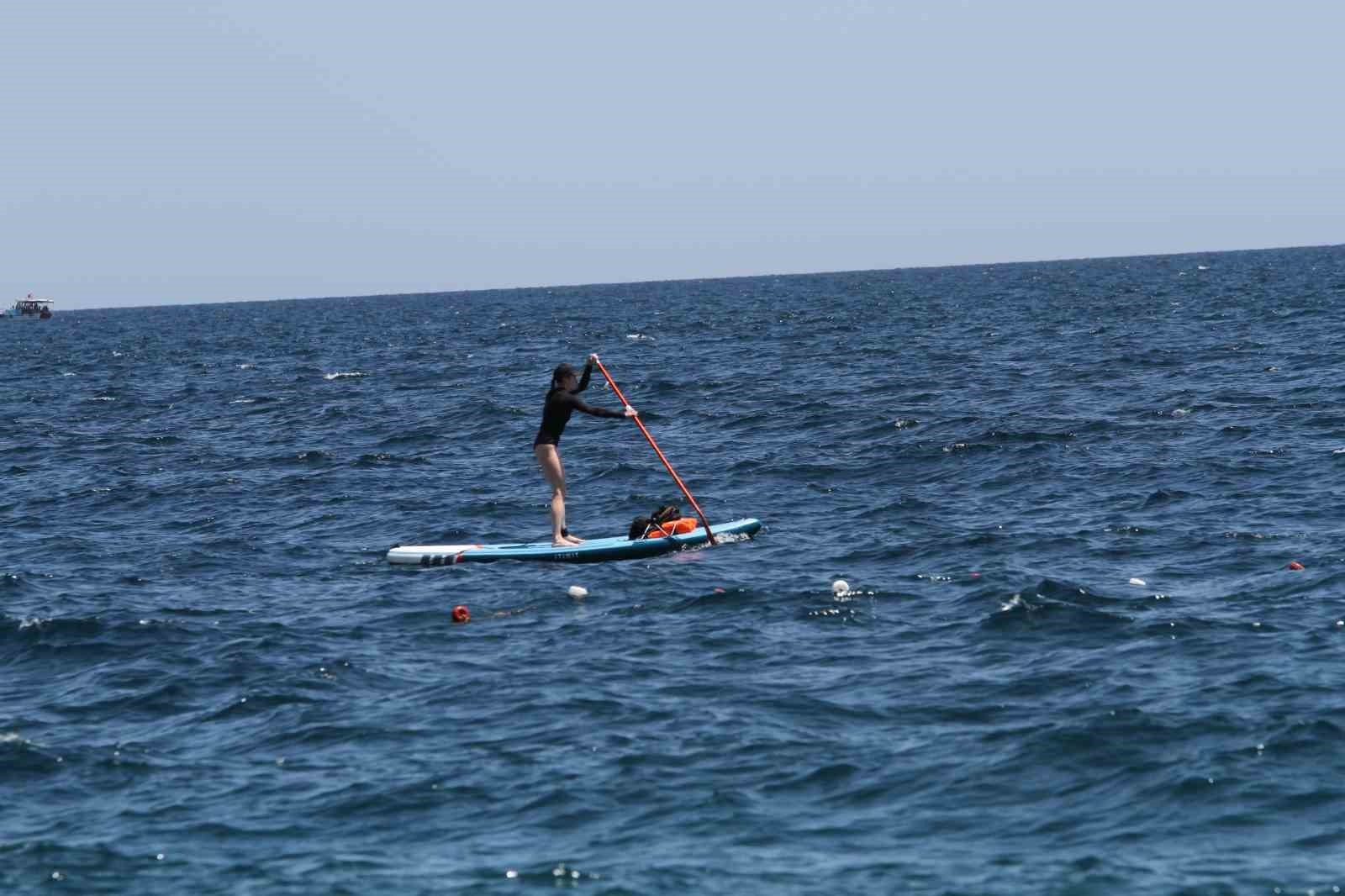 Antalya yine kıskandırdı ; Doğu'da karla mücadele, Antalya'da ise deniz keyfi