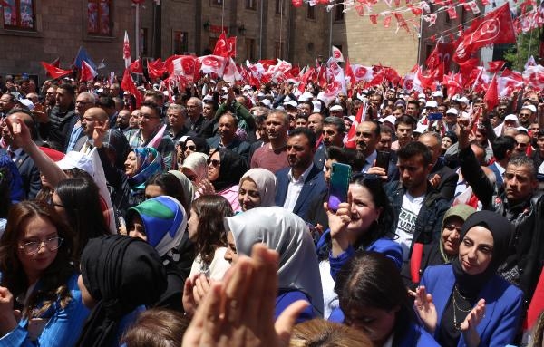 Bahçeli: Terörizmin Kürt kökenli kardeşlerimle ilişkilendirilmesi ihanettir