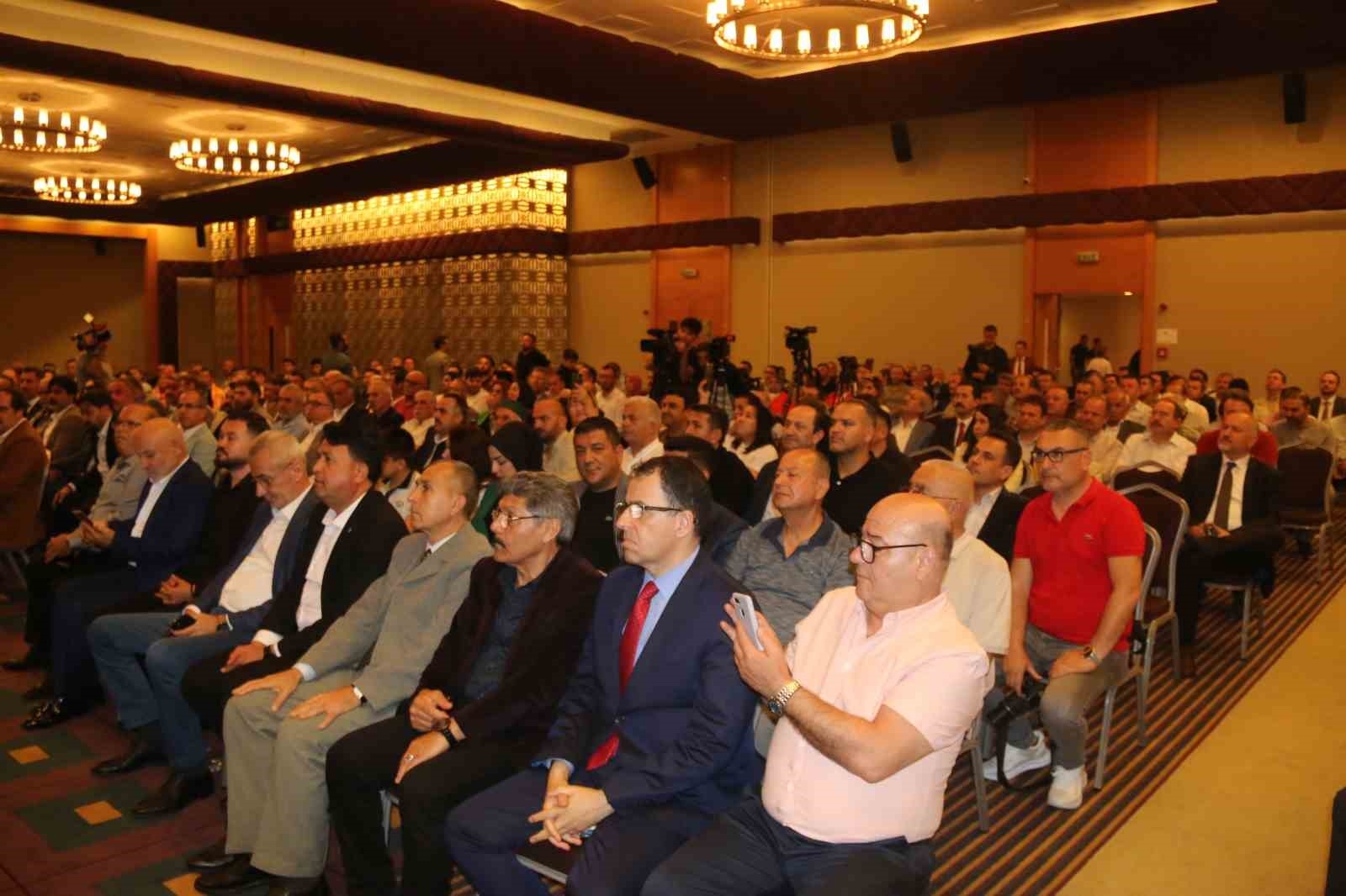 Bakan Çavuşoğlu: "Kim desteklerse desteklesin Suriye'de ve Irak'ta terör koridoru kurulmayacak"